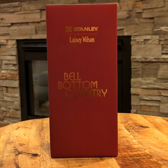 Stanley X Lainey Wilson Quencher - Picture 6 of 6